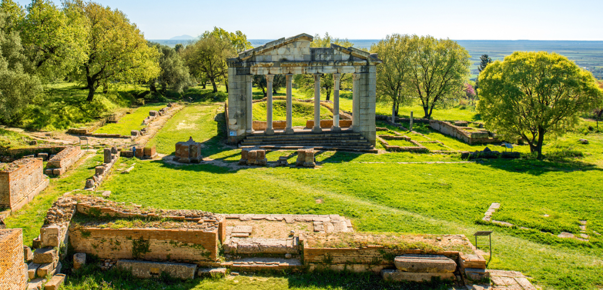 Avant de découvrir les ruines d'Apollonia