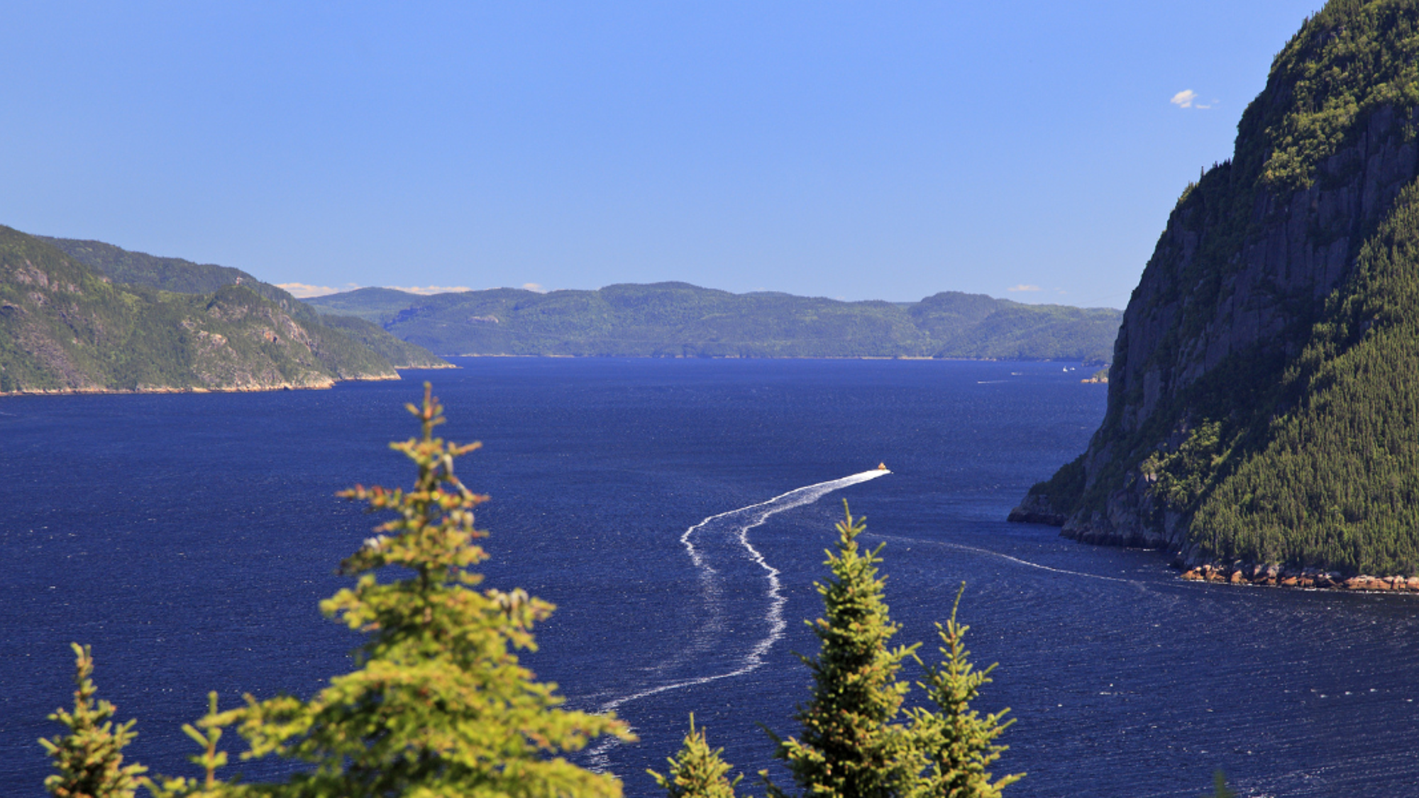 Les eaux sombres du Parc National du Fjord-du-Saguenay - jour 7