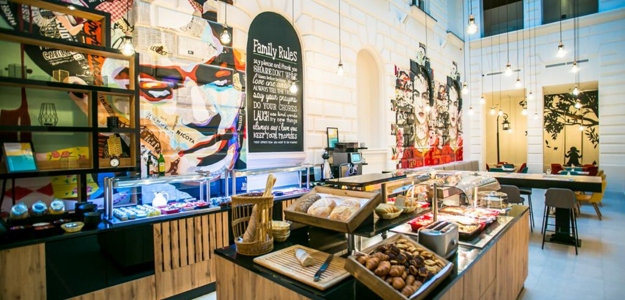 Petit déjeuner pour bien commencer la journée au T62 Hotel ***