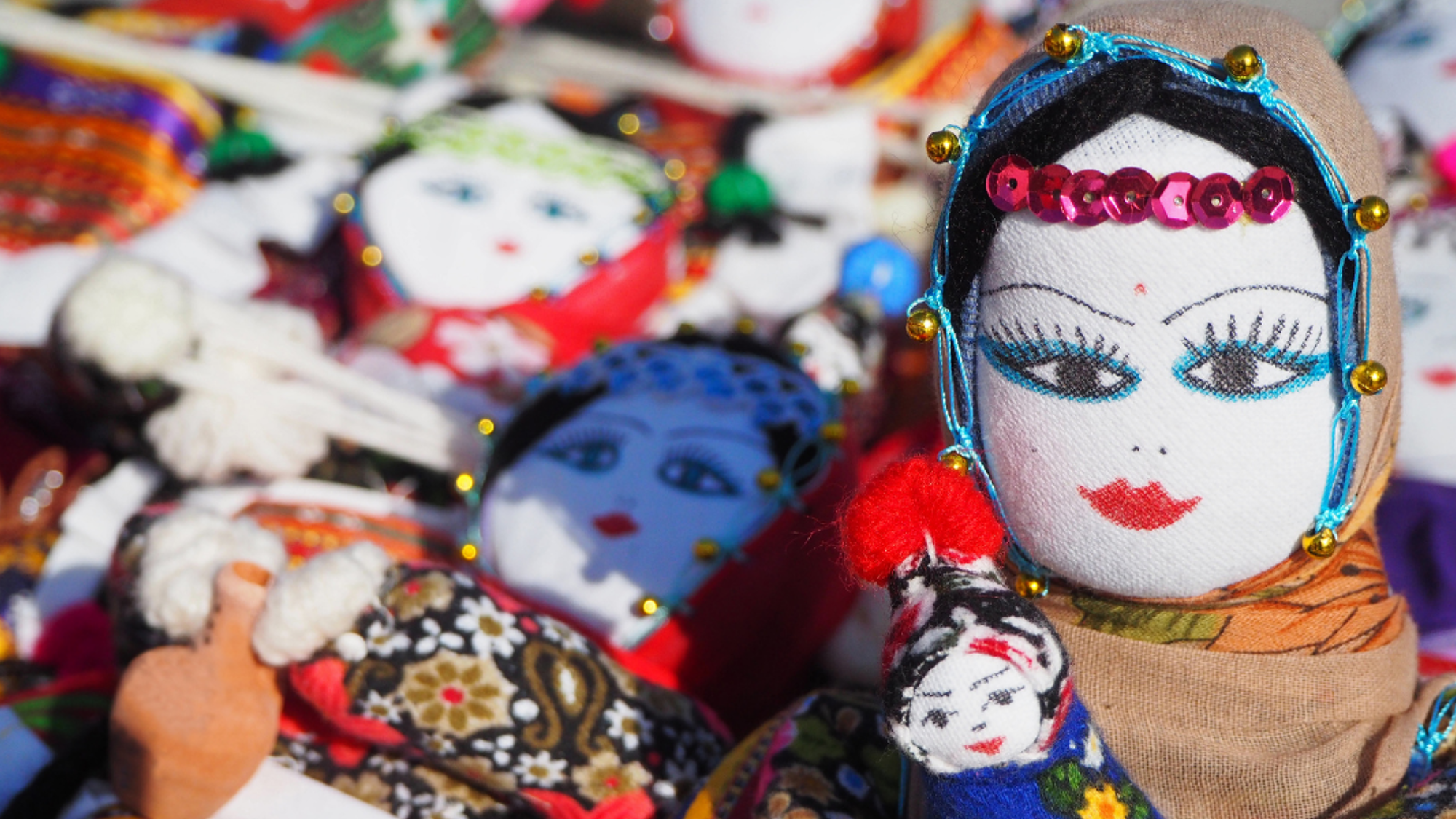 Le marché des femmes fabriquant les poupées de Cappadoce