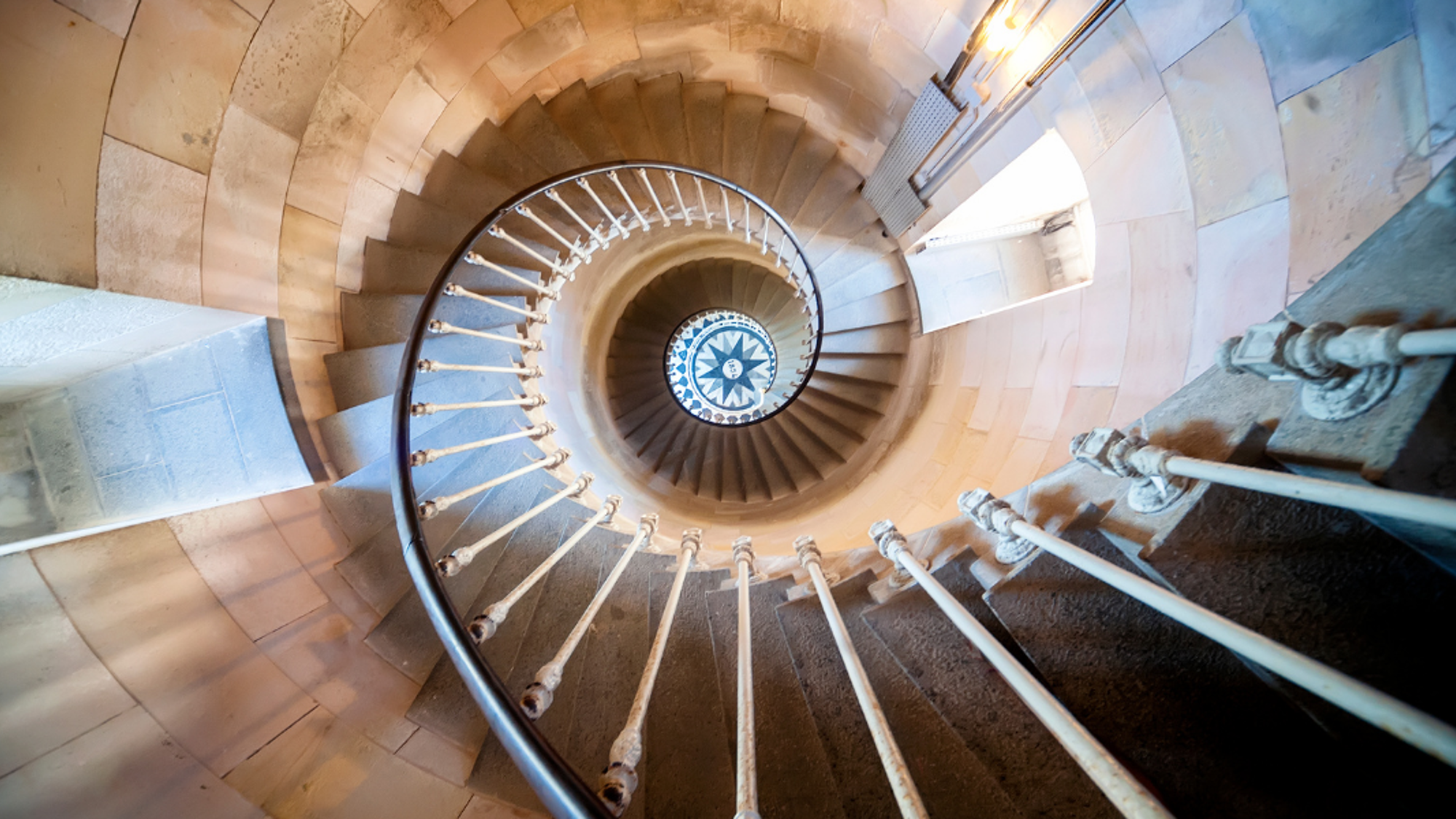 Grimpez en haut du phare