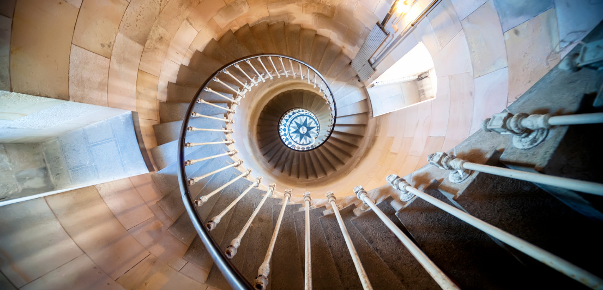 Grimpez en haut du phare