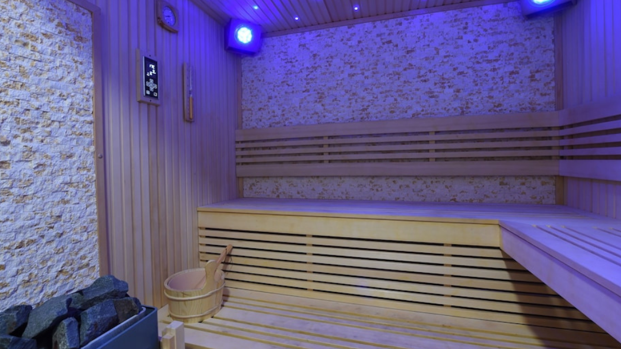 Sauna, pour un maximum de détente après vos journées en plein air !