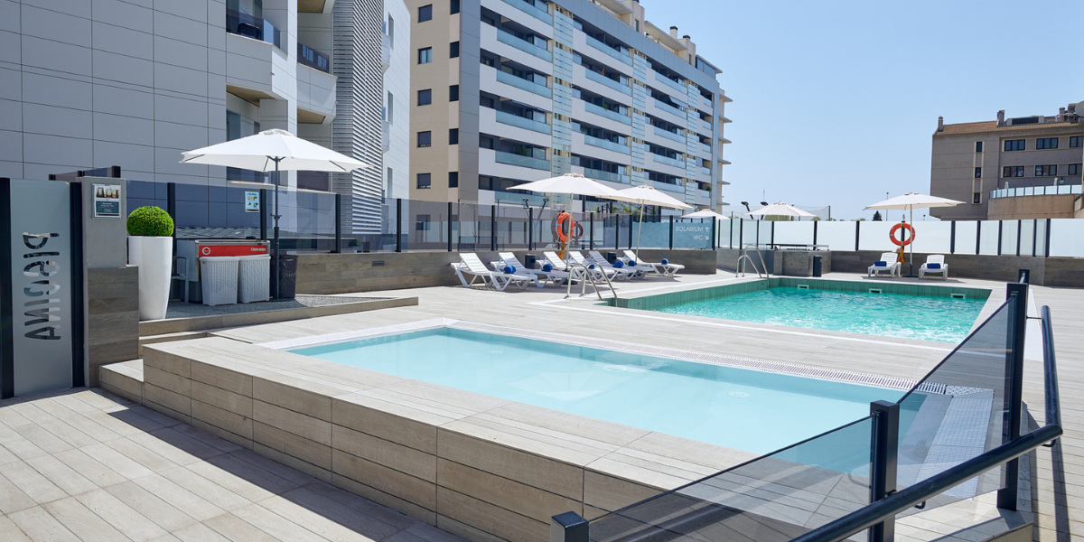 Profitez de la piscine de l'hôtel Gran Hotel Luna de Granada 4*