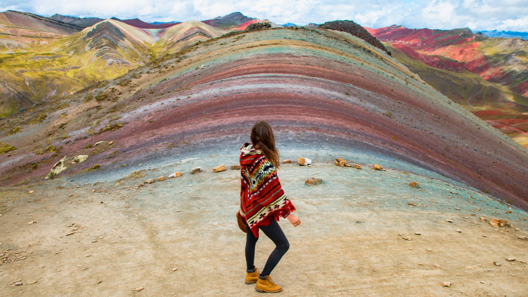 Le clou du spectacle ? Une vue splendide sur la montagne arc-en-ciel : la Montagne Palcoyo
