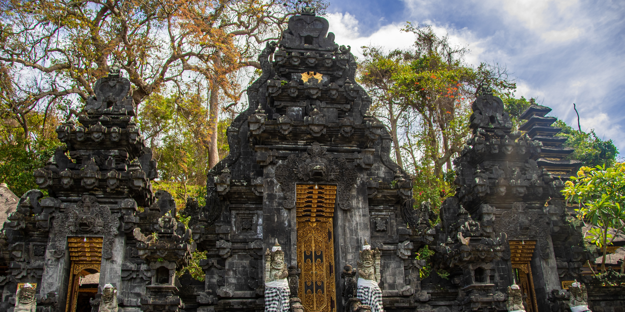 Goa Lawah, Bali ©Shutterstock