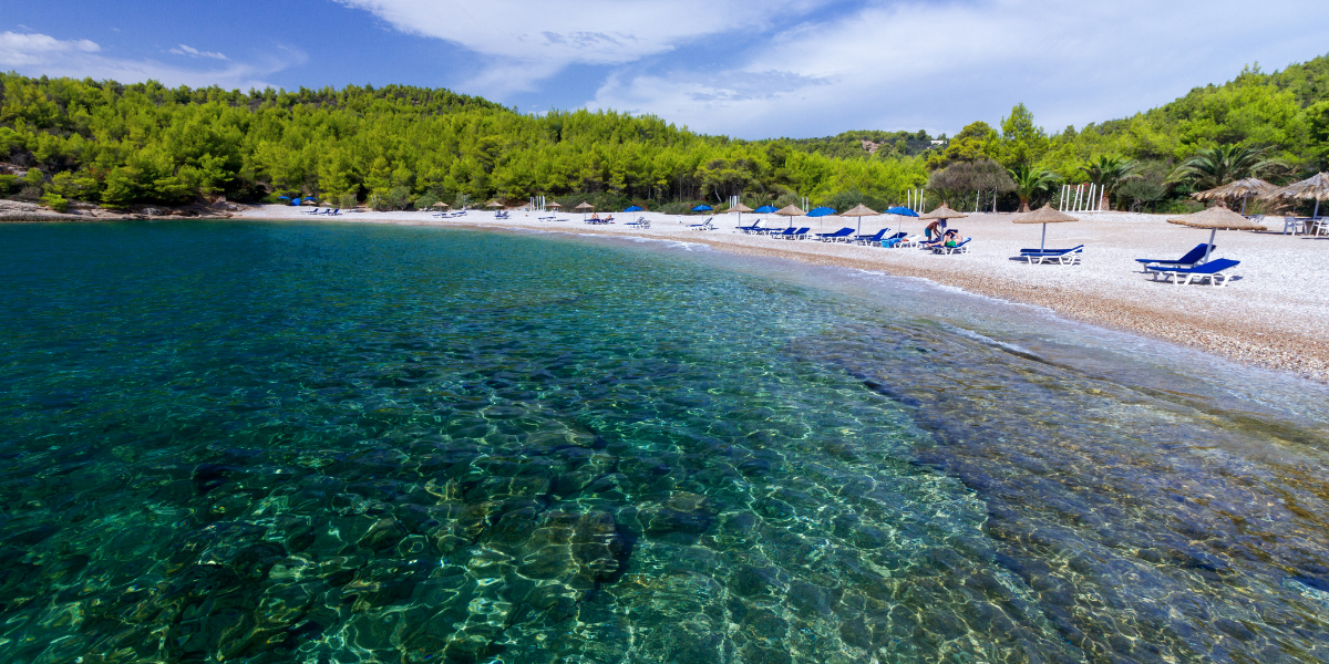 Autre île à découvrir : Spetses et ses magnifiques plages 